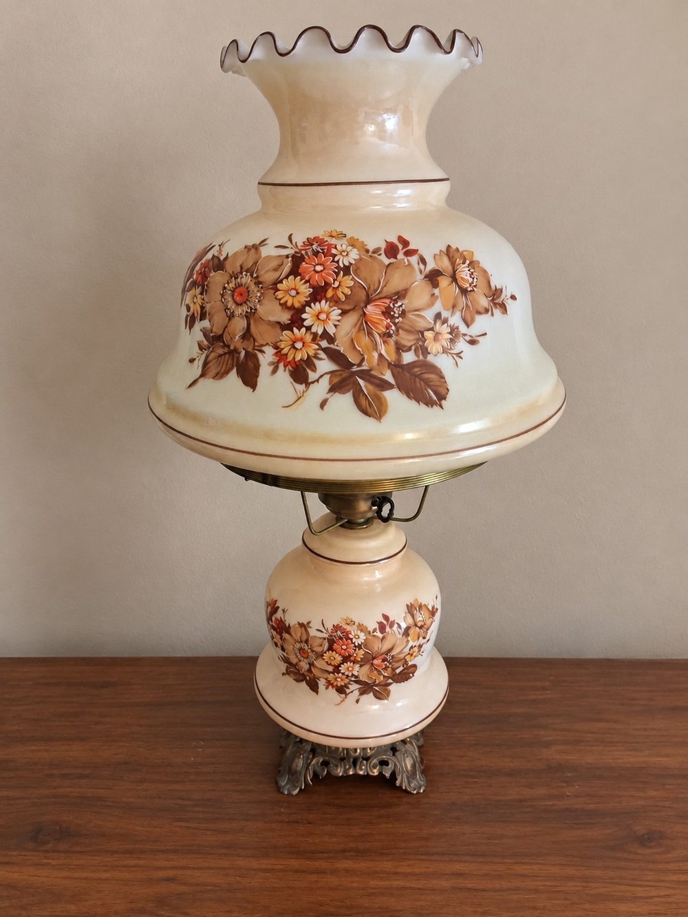 Floral Glass Table Lamp in Cream and Brown